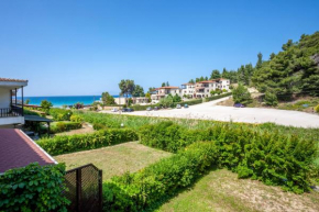 Luxury house in Elani beach 100m by the sea